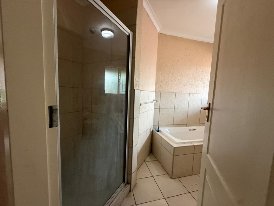 2 Bedroom Property for Sale in Rustenburg Central North West